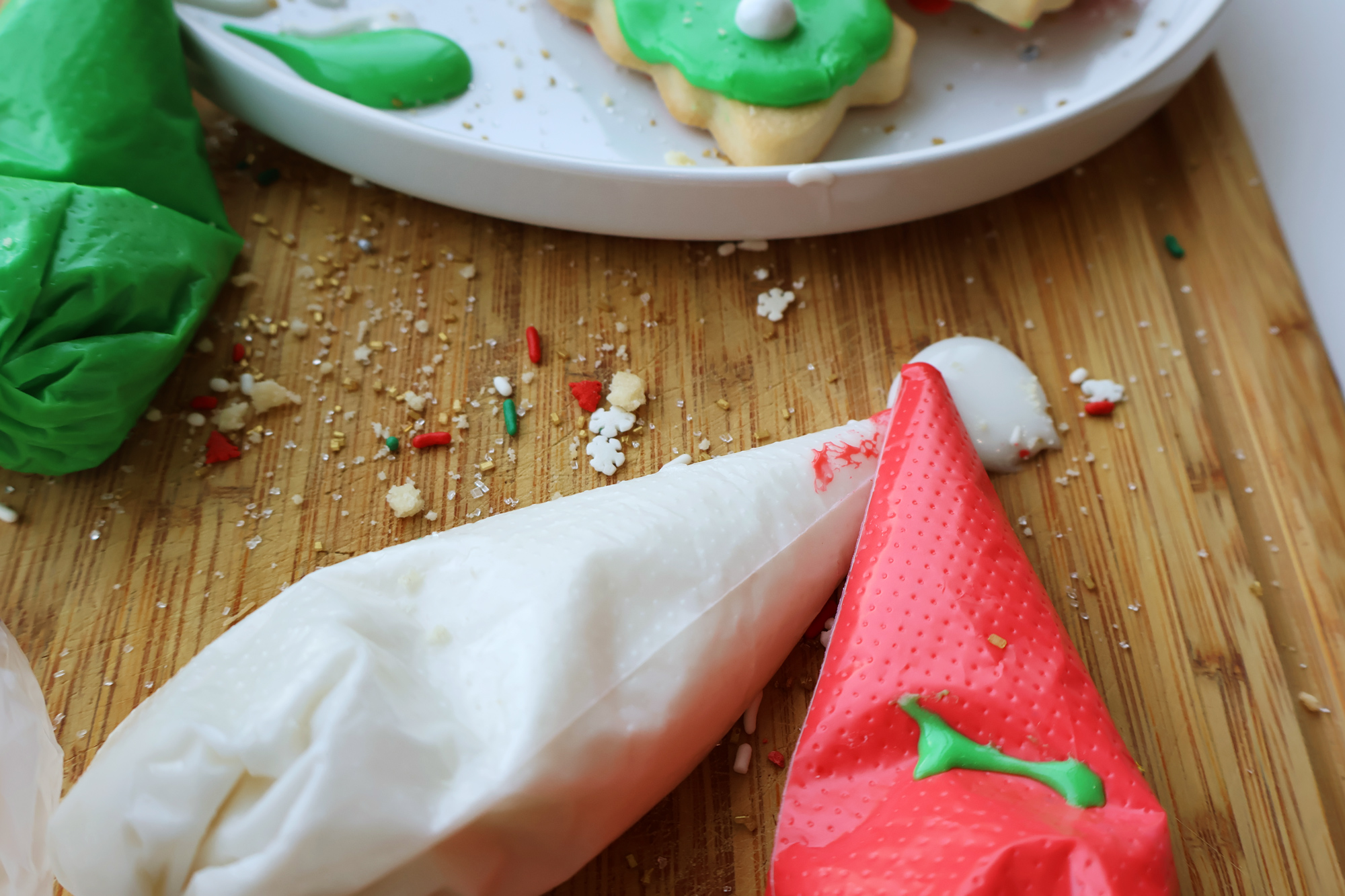 How to Decorate Sugar Cookies: Tips for Beginners