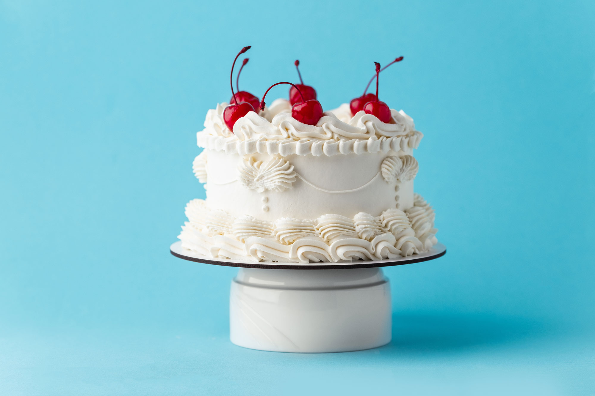 Vintage Decorated Cakes Are Enjoying a 21st Century Revival